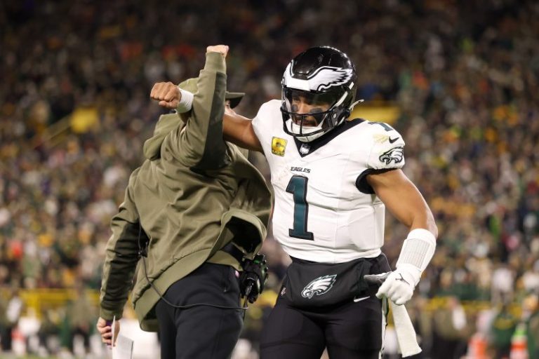 Packers vs Eagles takeaways, highlights: Philadelphia gets ugly MNF win