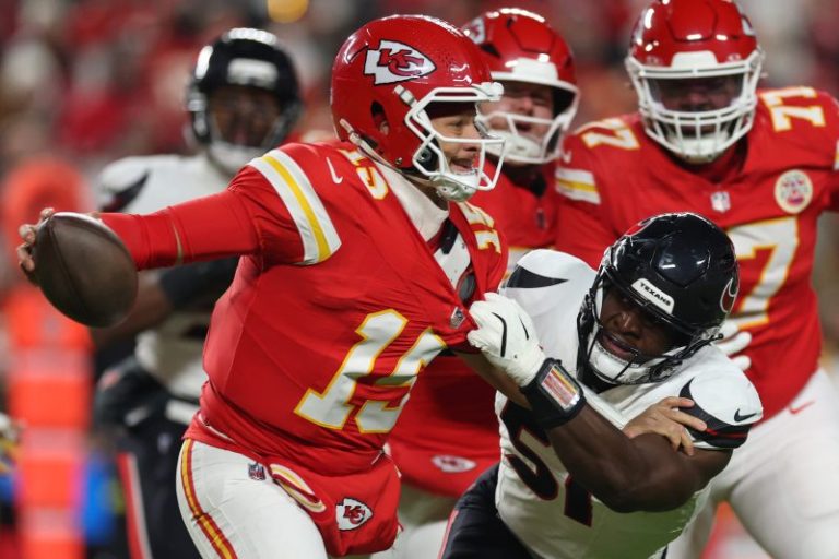 NFL playoff picture: Chiefs on brink after loss, can’t win AFC West