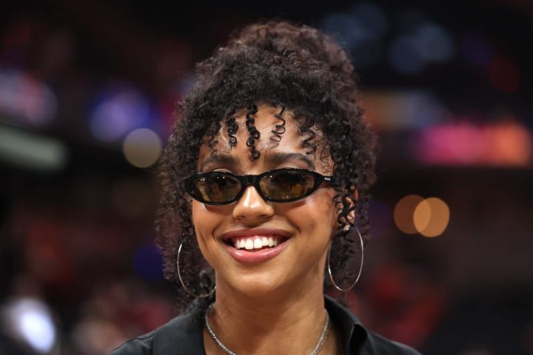 Azzi Fudd, Carmelo Anthony among star-studded crowd at Unrivaled semis